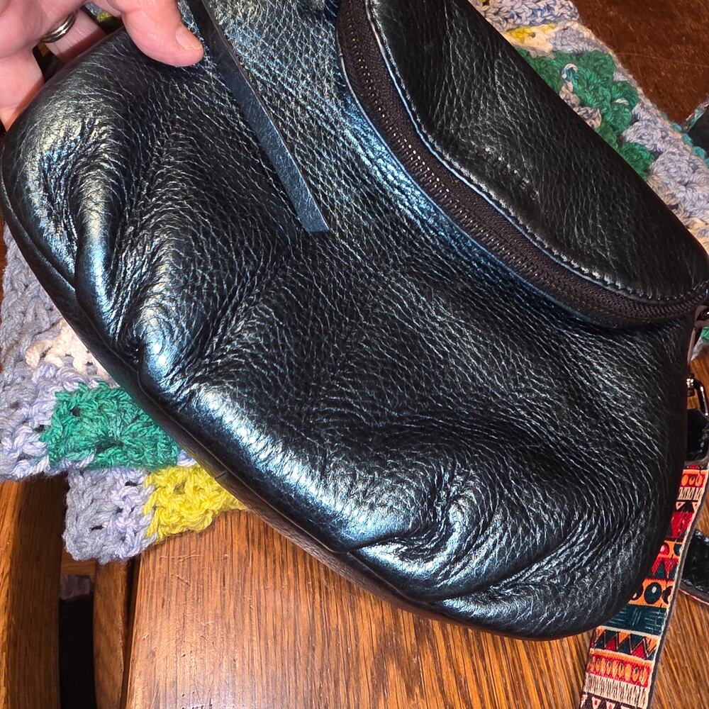 AIMEE KESTENBERG NWT DUAL ENTRY LEATHER CROSSBODY BAG - Picture 3 of 3